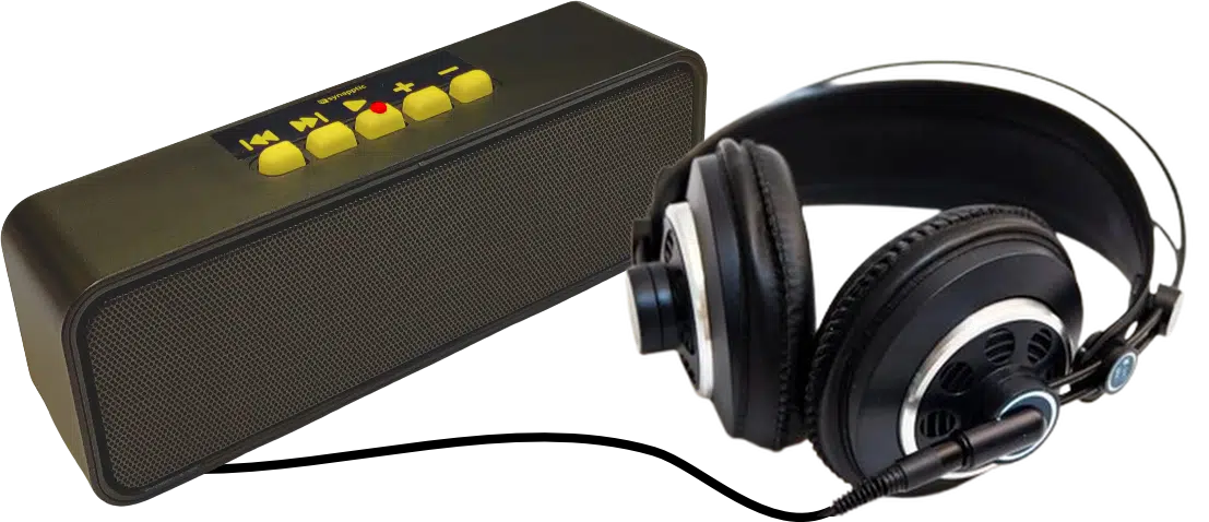 V3 Speaker with headphones plugged in